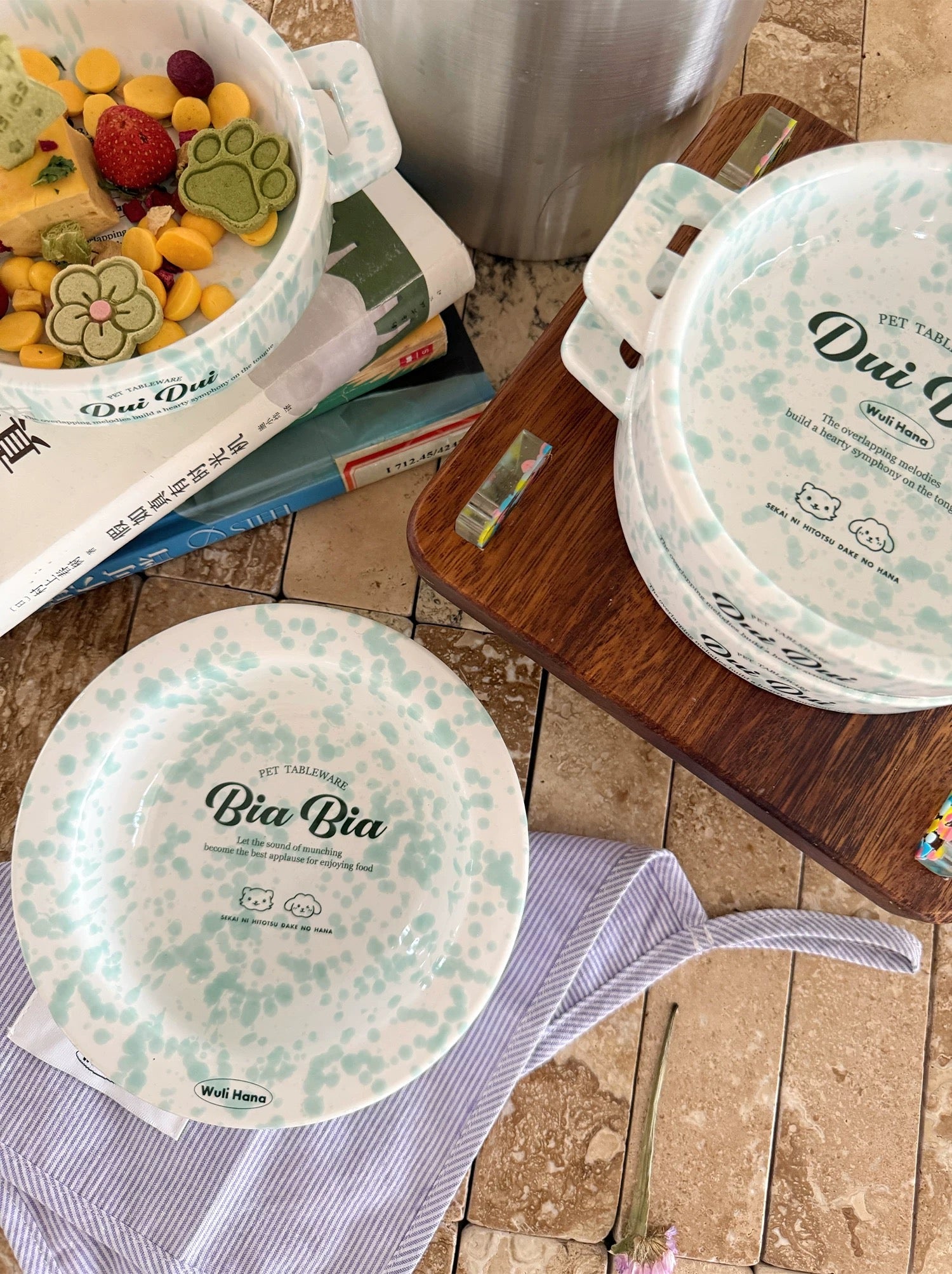 Wulihana Soft-Tone Pet Tableware