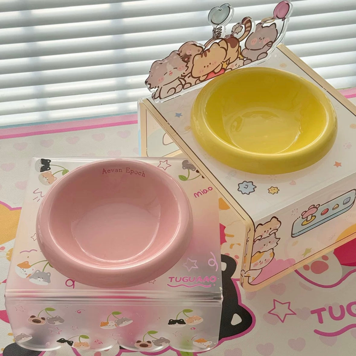 Claw Machine Acrylic Cartoon Pet Bowl Stand